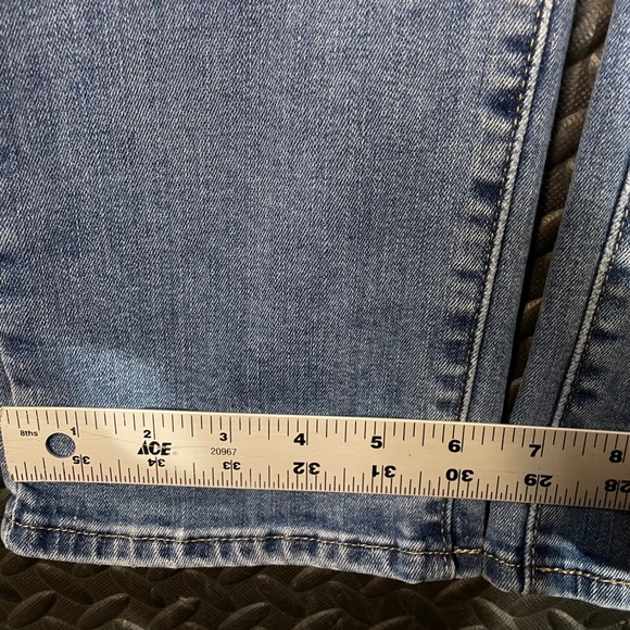 Levi's 712 Slim Blue Light Washed Mid Rise Denim Jeans‎ Women's Size 32 Casual - Picture 8 of 9